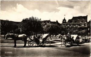 CPA DEAUVILLE La Plage Fleurie Les fiacres et le Normandy Hotel (422249)