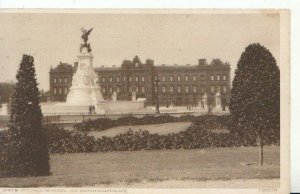 London Postcard - Victoria Memorial and Buckingham Palace - Ref 6855A