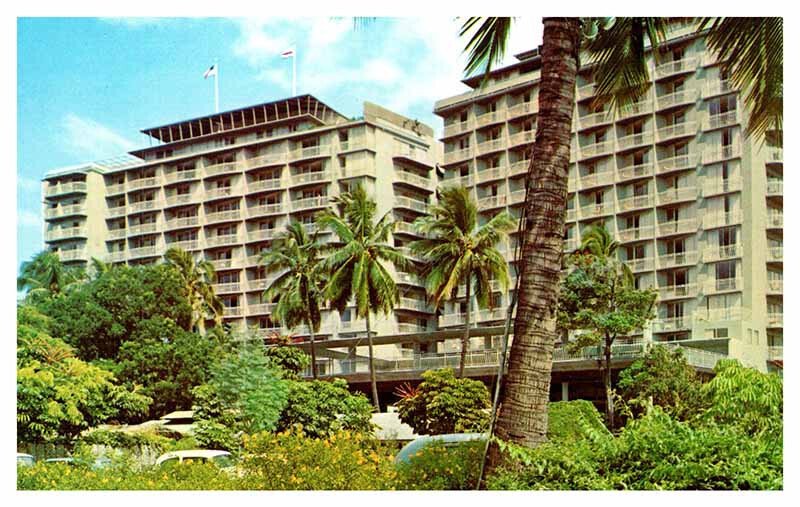 Postcard HOTEL SCENE Honolulu - Waikiki Hawaii HI AQ0587