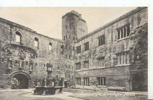 Scotland Postcard - Quadrangle - Linlithgow Palace - West Lothian - Ref 9453A