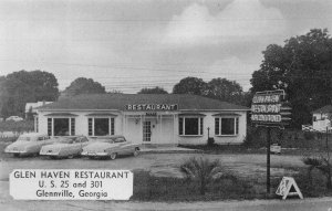 GLEN HAVEN RESTAURANT GLENVILLE GEORGIA CARS DEXTER PRESS POSTCARD (c. 1940s)