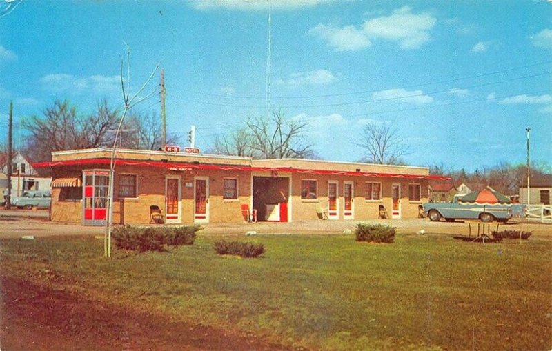 Effingham IL H & B Motel Telephone Booth Pontiac Postcard