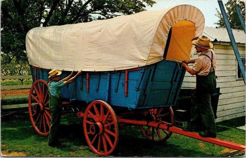 Heart Amishland Old Covered Wagon Amish Old Wagon Postcard UNP VTG Unused 
