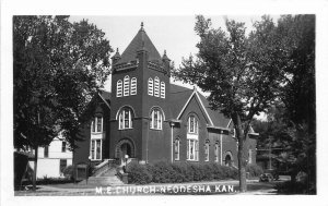 Postcard RPPC 1950s Kansas Neodesha M.E. Church roadside 23-11135