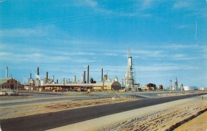 Big Springs Texas Cosden Refinery, Photochrome Vintage Postcard U9823