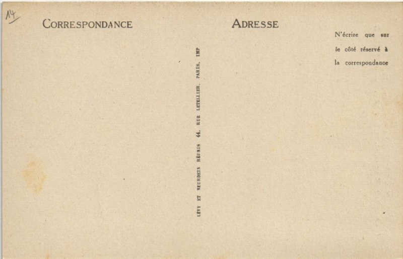 CPA VIRE Monuments aux Morts (1250464)