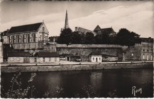 CPA REDON Restes des Fortifications du College Saint-Sauveur (1251593)