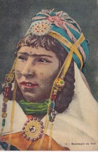 Africa Mauresque de Sud In Traditional Costume