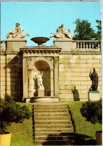 VINTAGE CONTINENTAL SIZE POSTCARD STATE MEMORIAL AND GARDEN AT POTSDAM GERMANY