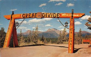 Canada  GREAT DIVIDE LOG SIGN British Columbia~Alberta CANADIAN ROCKIES Postcard