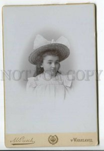 439758 Poland cute girl in a hat Susch Theatergraphy in Warsaw cabinet