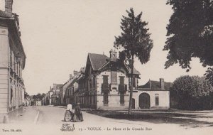 Voulx La Place Et La Grande Rue French Postcard