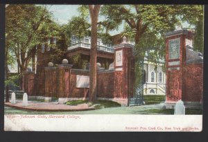 MA CAMBRIDGE Johnson Gate, Harvard College Pub by Souvenir Post Card Co. ~ Und/B