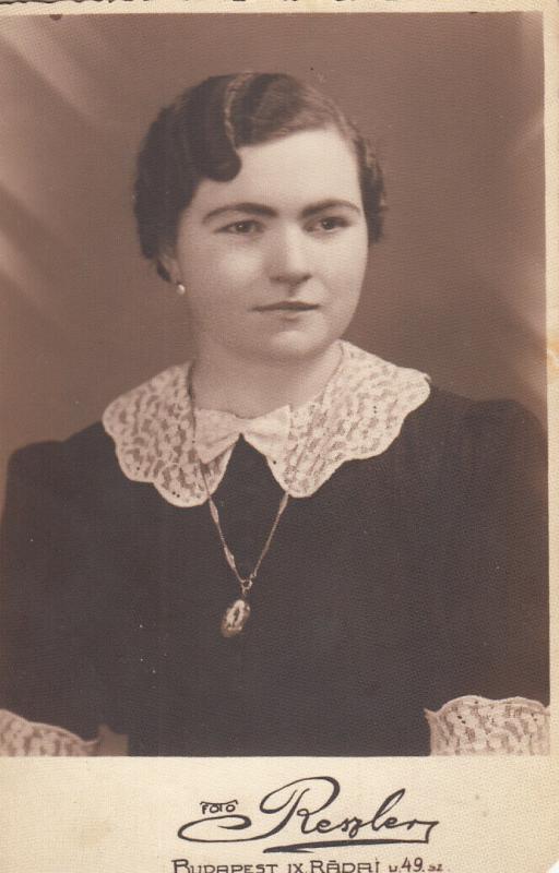 Vintage RPPC Foto Budapest Hungary woman portrait (lower corners torn)