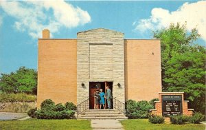 Ravenna Ohio 1960s Postcard Church Of Christ Ladies Minister on Steps