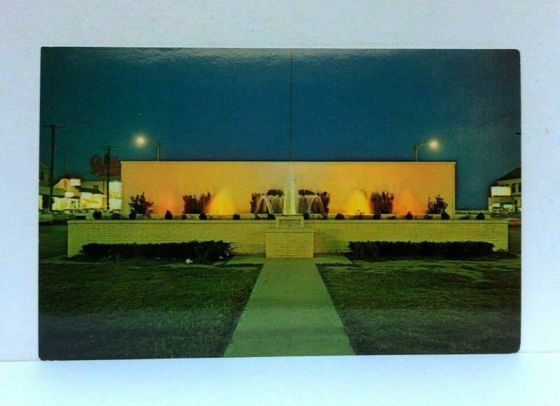 Rehoboth Beach Delaware Bandstand & Fountain Postcard