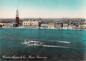 BT2234 venise bassin de St Marc panorama ship bateaux      Italy