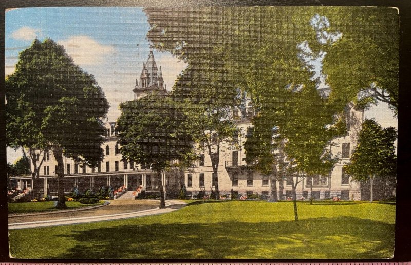 Vintage Postcard 1951 Sacred Heart Sanitarium, Milwaukee, Wisconsin (WI)