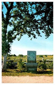 Postcard FOUNTAIN SCENE Nantucket Massachusetts MA AR9024