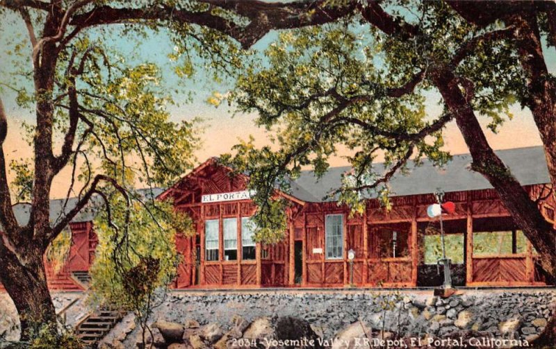 El Portal California Yosemite Valley Railroad Depot Train Station PC AA87413
