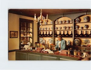 Postcard The Apothecary Shop, Williamsburg, Virginia