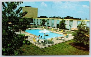 Vintage Postcard 1986 Airport Hilton Inn Swimming Pool Nashville Tennessee TN