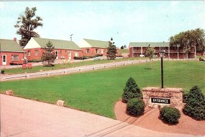 Postcard RESTAURANT SCENE Uniontown Pennsylvania PA AJ0069