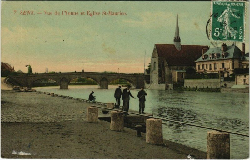 CPA SENS - Vue de l'YONNE et Église St-MAURICE (124773)