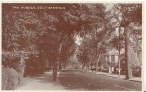 Hampshire Postcard - The Avenue - Southampton - Ref 5517A