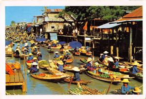 BR98947 floating market types folklore boat thailand