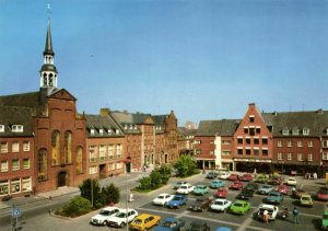 GOCH am Niederrhein, Markt, Autos (1970s) AK (2)