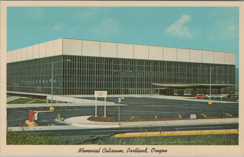 c1960s Veterans Memorial Coliseum Portland Oregon autos postcard B780 