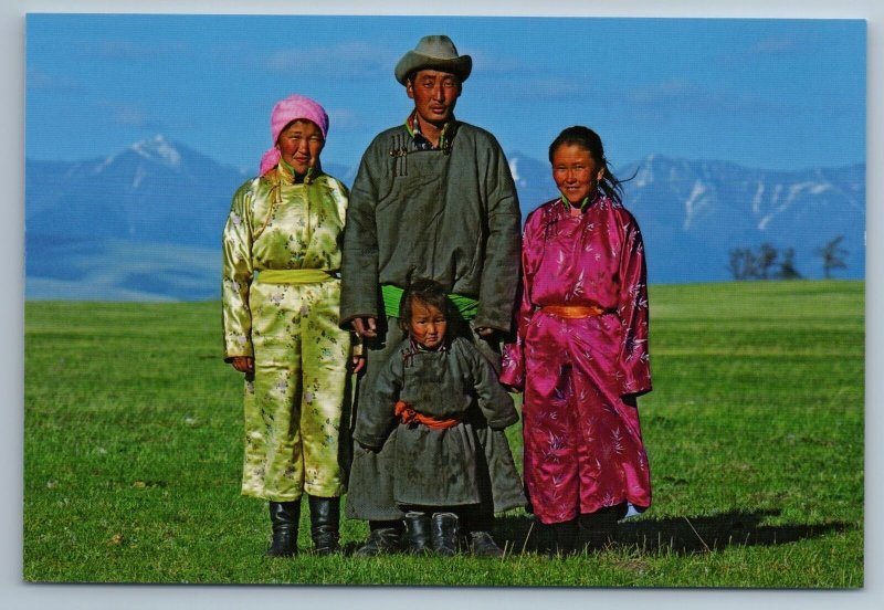 2011 ASIA MONGOLIA Mongolian family Ethnic Costume Rare Russian Photo Postcard