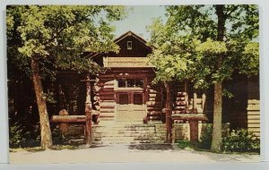 Illinois Starved Rock Lodge at State Park Postcard N8