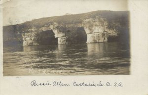 PC CPA US, IOWA, PORTLAND, CAVES, Vintage REAL PHOTO Postcard (b17143)