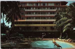 Postcard HOTEL SCENE Waikiki Hawaii HI AI8540