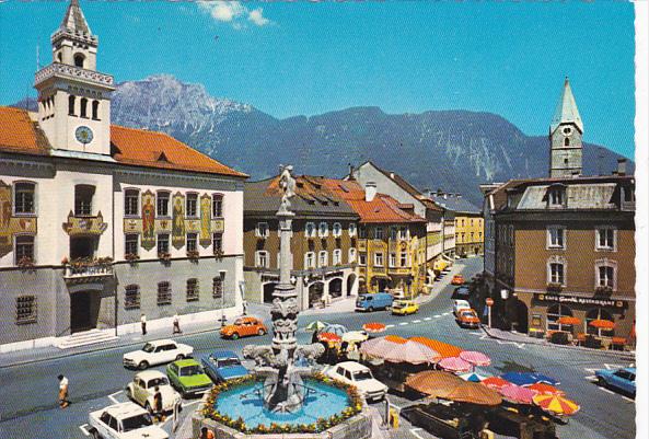 Germany Bad Reichenhall Rathausplatz und Poststrasse mit Hochstaufen