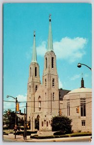 Cathedral Immaculate Conception & Mac Dougal Chapel Fort Wayne Indiana Postcard