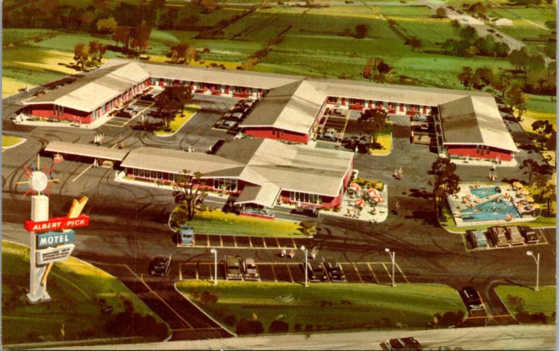 PC Aerial View Swimming Pool in Albert Pick Motel Route 66 St. Louis, Missouri