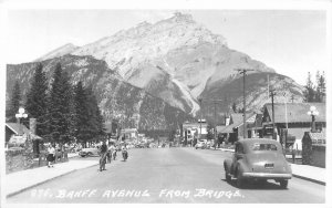 Postcard RPPC Canada Banff Street Avenue autos Alberta Harmon 23-7841