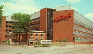 Postcard Kellogg Company Corporate Headquarter Building, Battle Creek, MI.  R6