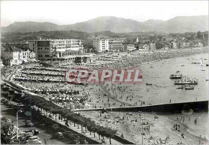 Modern Postcard St Jean de Luz (Pyrenees Basses) Vue Generale de la Plage