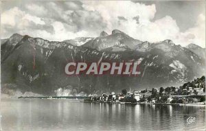 Postcard Modern St.Gingolph Franco Suisse General view the lake and the Vaud ...