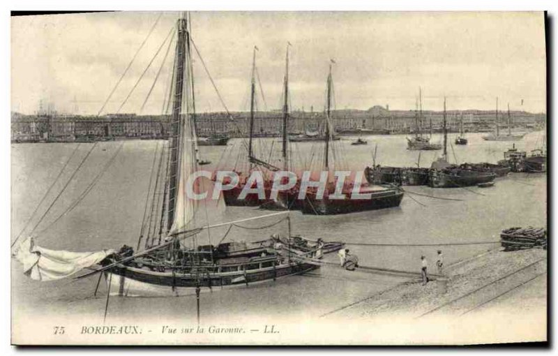 Postcard Old fishing boat on the Garonne Bordeaux View