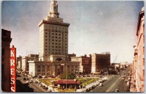 1944 City Hall Oakland CA Beautifuly Landscaped Memorial Plaza Posted Postcard