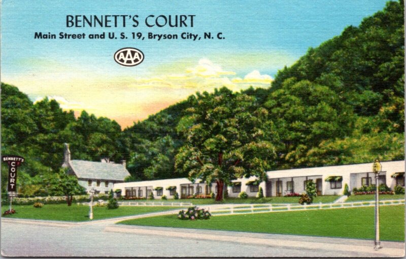 Linen Postcard Bennett's Court Main Street and US 19 Bryson City North Carolina