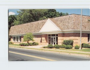 Postcard The Southington Public Library, Southington, Connecticut