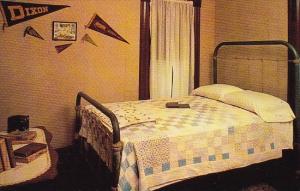 California Hollywood Ronaid Reagan Boyhood Home Ronald And Brother Neils Bedroom