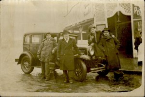 IMV00973 bere bragadiru beer baneasa  romania real photo old car social history