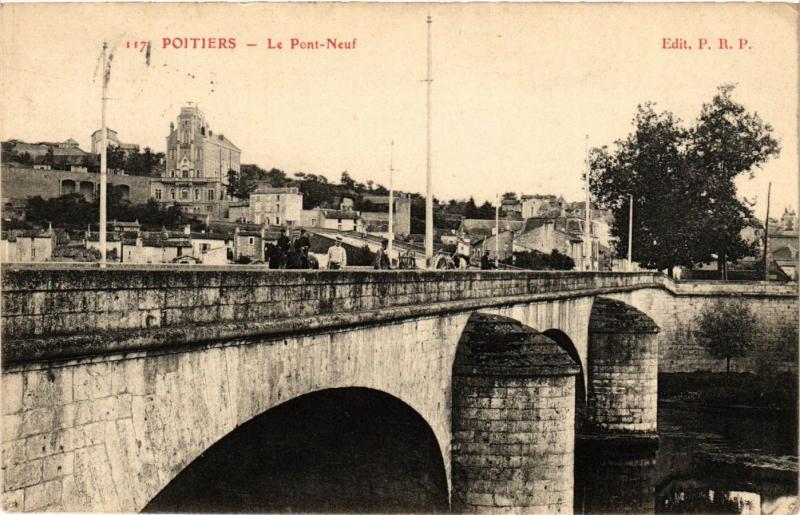 CPA POITIERS - Le PONT-Neuf (255722)